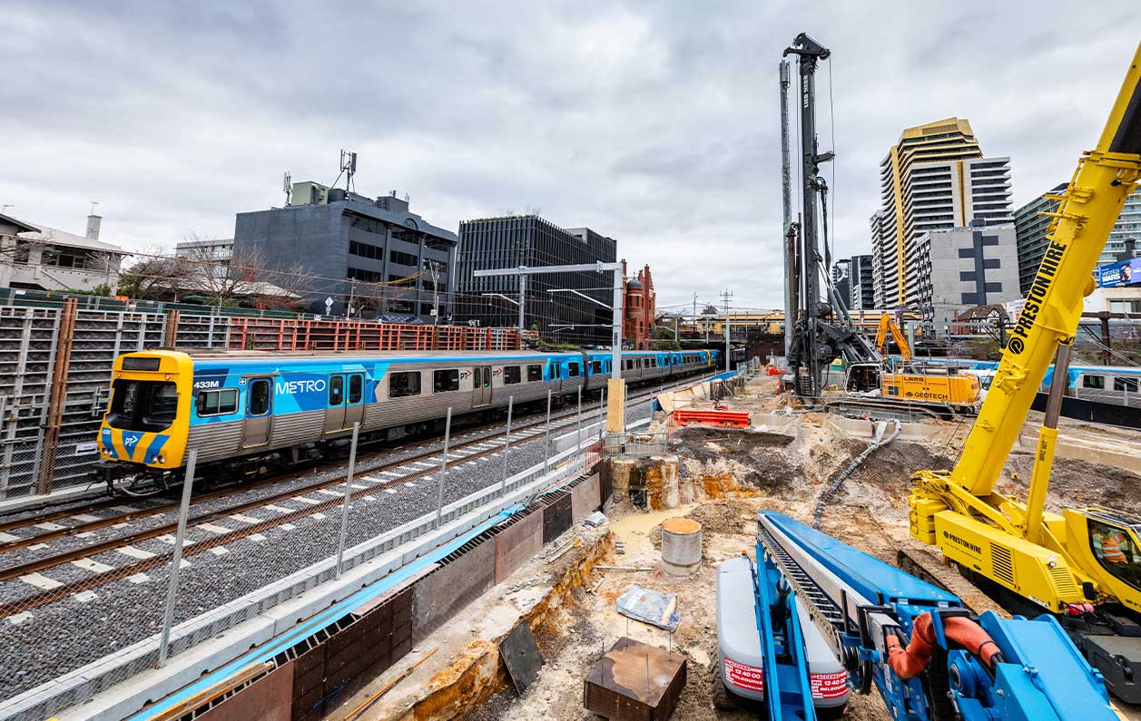Feature-Metro-Tunnel-Railway